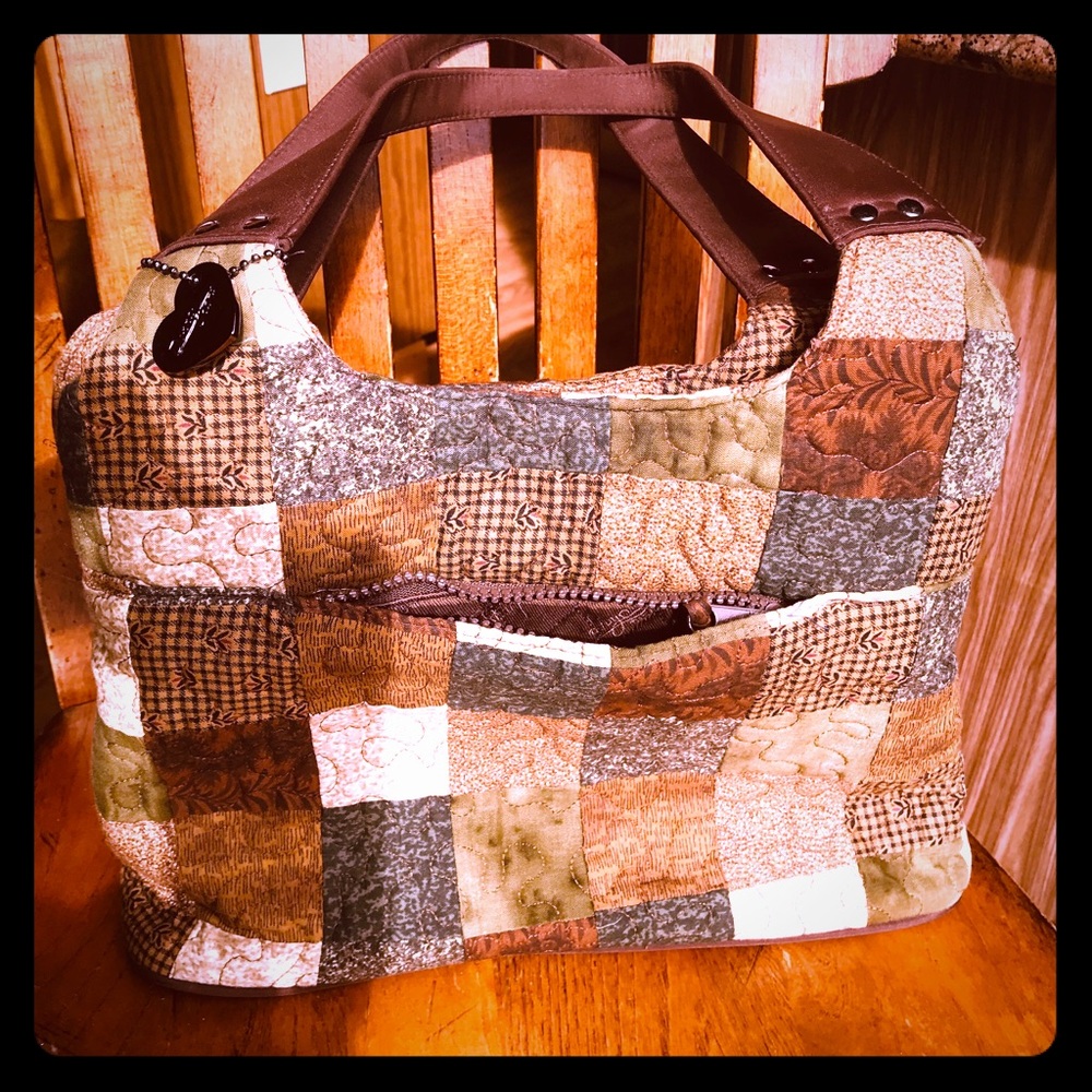 Beautiful Donna Sharp hand bag